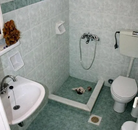 Kolona 3* Mikri Vigla